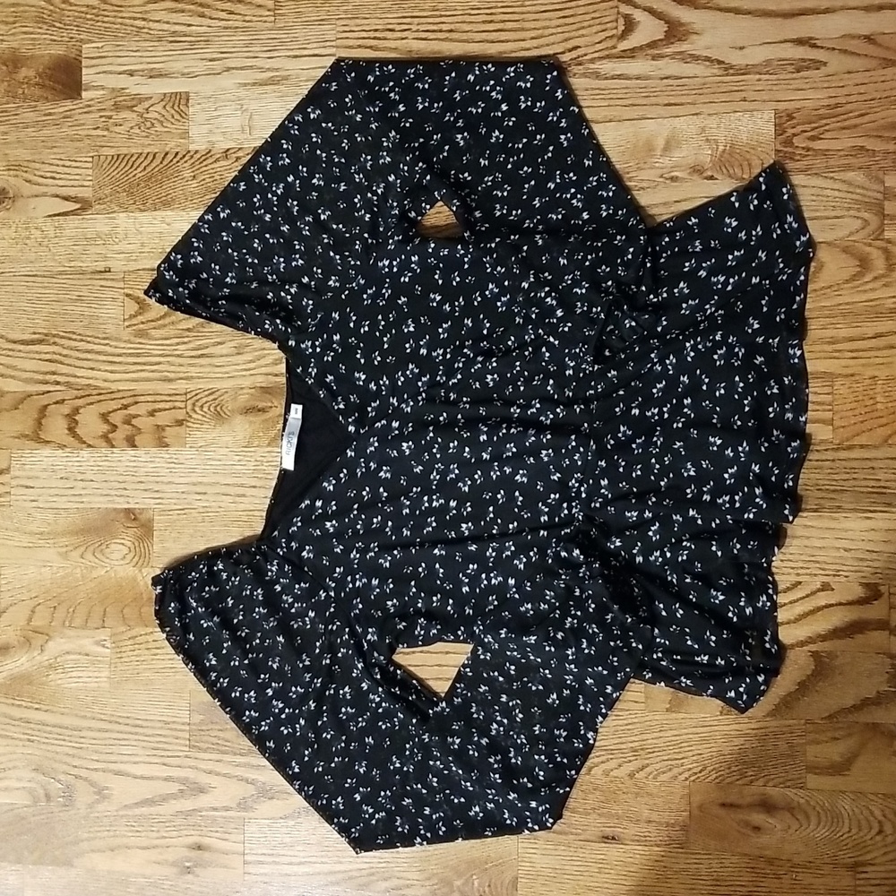 (M) Ricki's Floral Print Sheer Sleeves Mesh Wrap Look Top Statement Sleeves